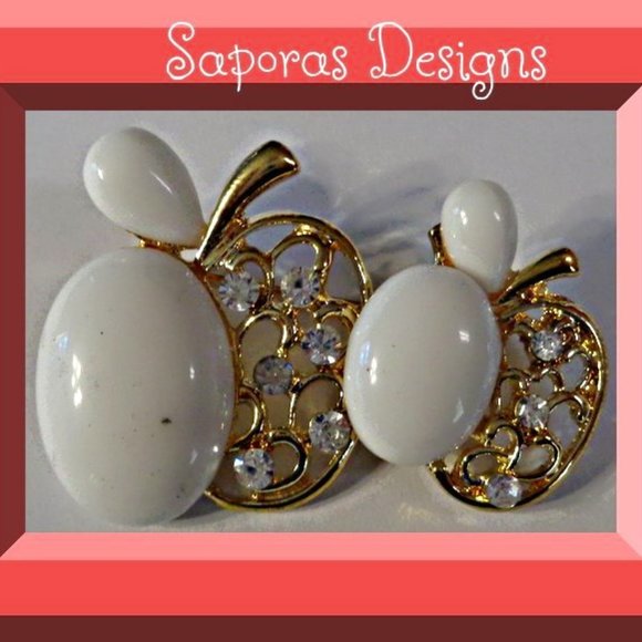 Gold Tone Apple Design Brooch With White Beads & Clear Crystals - Picture 1 of 1